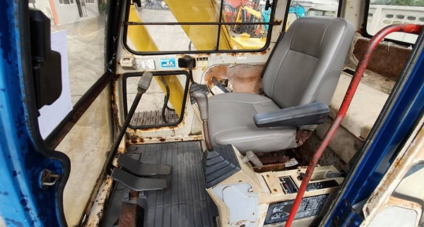 ขายด่วนรถขุด6ตันรถนอกราคา580,000บาทแบคโฮKOBELCOSK60-3มาร์คทีมีเต่ากะต่ายคลนโทลน้ำมันปั้มนี้วระบบไฟฟ้าครบเร็วแรงไม่โหลดเครื่อง 4สูบ อีซูซู4JB1รถนอกเพื่งนำเข้ามาใหม่จากญี่ปุ่นยังไม่ได้ใช้ในไทยเลย