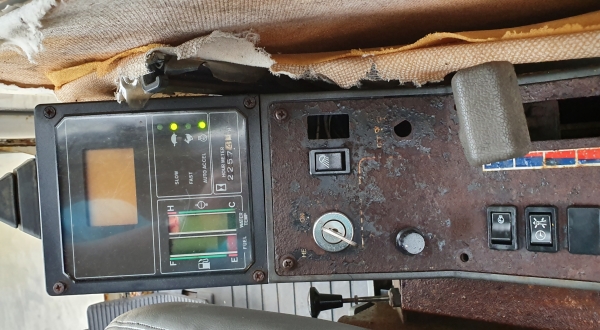 ขายด่วนรถขุด6ตันรถนอกราคา580,000บาทแบคโฮKOBELCOSK60-3มาร์คทีมีเต่ากะต่ายคลนโทลน้ำมันปั้มนี้วระบบไฟฟ้าครบเร็วแรงไม่โหลดเครื่อง 4สูบ อีซูซู4JB1รถนอกเพื่งนำเข้ามาใหม่จากญี่ปุ่นยังไม่ได้ใช้ในไทยเลย