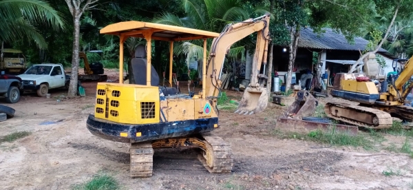 ขายKOMATSU PC30-5 ราคา 100,000