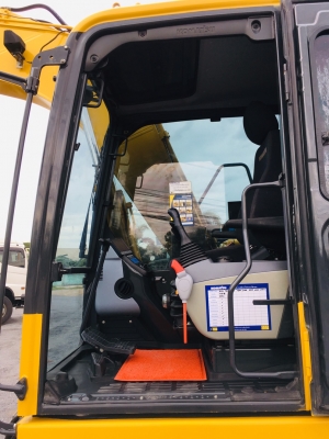 ขาย KOMATSU PC130-8 กล้องหลัง สภาพสวยๆ 3300 ชั่วโมง(PM7000ชม) ชมรถได้ทุกวัน สนใจติดต่อ 081-4283210