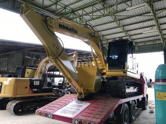 ขาย KOMATSU PC130-8 กล้องหลัง สภาพสวยๆ 3300 ชั่วโมง(PM7000ชม) ชมรถได้ทุกวัน สนใจติดต่อ 081-4283210
