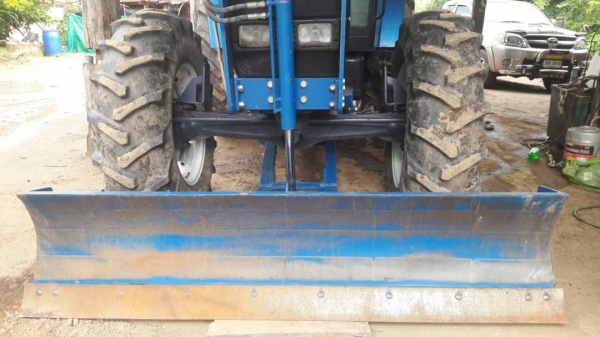 ขายFORD 7840เก๋งตู้แอร์เกียร์ท๊อกไฟฟ้าครับอุปกรณ์2ชิ้นใมมีดหน้า+ผาน7เอกสารอินวอย ราคา650,000บาท ติดต่อคุณอ๊อฟ พิจิตร 086-737-9991