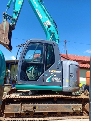 ขายจ้า..KOBELCO SK135SR-2 YY05. เก่านอกแท้ เดิมๆๆสภาพสวย มีลายแย๊ก ใช้งานมา6,xxxชั่วโมง โทร 089-3818694 จ๊อย ขายจ้า..KOBELCO SK135SR-2 YY05. เก่านอกแท้ เดิมๆๆสภาพสวย มีลายแย๊ก ใช้งานมา6,xxxชั่วโมง โทร 089-3818694 จ๊อย