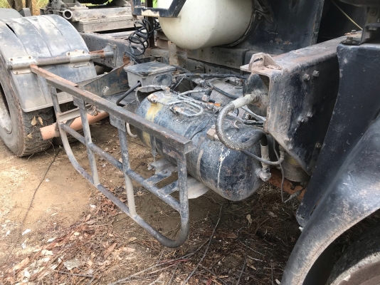 รถอีซูซุ 10 ล้อติดก๊าซ (หัวลาก) GIGA - 335 แรงม้า.  (เปลี่ยนเครื่อง K13C)  สนใจติดต่อ 081 - 6079515     line ID : 081-6079515