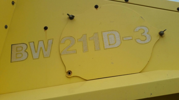 ขายรถบดBW211D-3 51xxhrสภาพสวยพร้อมใช้ ราคา1,300,000บาทเอกสารอิมวอย ติดต่อคุณ อ๊อฟ พิจิตร 086-737-9991