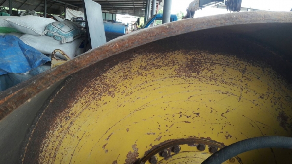 ขายรถบดBW211D-3 51xxhrสภาพสวยพร้อมใช้ ราคา1,300,000บาทเอกสารอิมวอย ติดต่อคุณ อ๊อฟ พิจิตร 086-737-9991