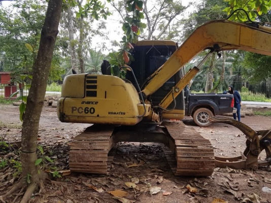ขายKOMATSU PC60-7 ระบบไฟเต็มแอร์เย็นเอกสารเล่มทะเบียนราคา 520,000