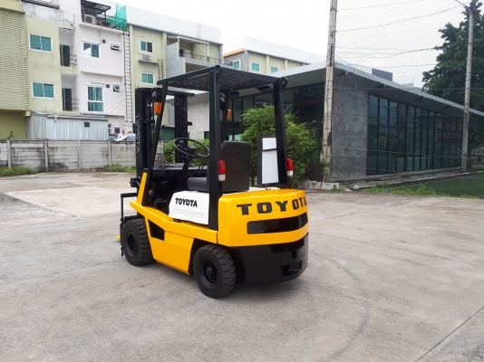ขายรถโฟล์คลิฟท์ยี่ห้อ TOYOTA 4FG18 ขายรถโฟล์คลิฟท์ยี่ห้อ TOYOTA 4FG18