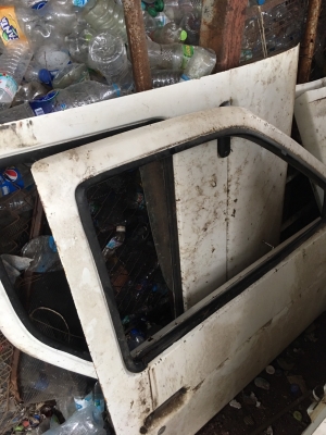 ขายฝากระโปรง นิสสันประตู แก้ม ตามภาพ แลอะฝุ่น 3500บาท 0816278866