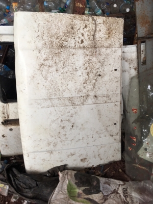 ขายฝากระโปรง นิสสันประตู แก้ม ตามภาพ แลอะฝุ่น 3500บาท 0816278866