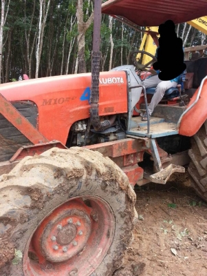 ขายรถไถKUBOTA M105S เอกสารเล่มทะเบียนราคา 450,000