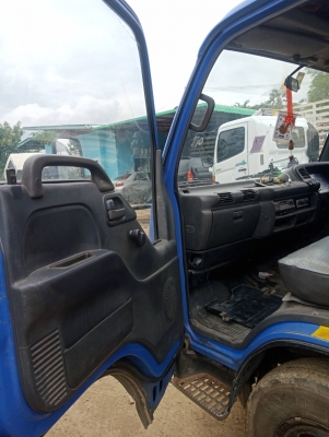 ขาย 6 ล้อ ISUZU NKR130 EURO2 ปี04 รถห้างแท้เดิมบาง พร้อมใช้