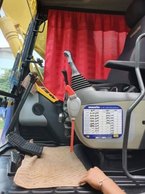 รถสวย ๆ สุด 2,650,000 ต่อรอง KOMATSU PC200-8 MO ใหม่สุดๆ ทำงาน 5,476 ชม เครื่องดี ปั้มแรง โช่หนา เอวแน่น ไฟฟ้าครบ เอกสารเล่มทะเบียน  สนใจ   โทร 0610710295  สนใจ รายการสินค้า อื่นๆ ที่ เว็ปไชค์ Truck2Hand https://www.truck2hand.com/index.php?actions=conten