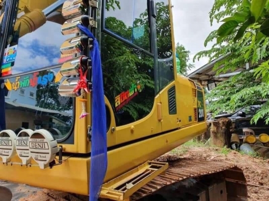 รถสวย ๆ สุด 2,650,000 ต่อรอง KOMATSU PC200-8 MO ใหม่สุดๆ ทำงาน 5,476 ชม เครื่องดี ปั้มแรง โช่หนา เอวแน่น ไฟฟ้าครบ เอกสารเล่มทะเบียน  สนใจ   โทร 0610710295  สนใจ รายการสินค้า อื่นๆ ที่ เว็ปไชค์ Truck2Hand https://www.truck2hand.com/index.php?actions=conten