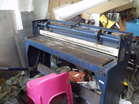 เครื่องตัดโลหะแผ่น เท้า