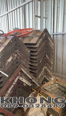 ขายด่วน แบบเสายาว 3 เมตรหน้า 30 cm  ราคาต้นล่ะ 2,500 บาท แบบเสายาว 3 เมตร หน้า 35 cm   ราคาต้นล่ะ 2,800 บาท แบบเสามีจำนวน อย่างล่ะ 20 ต้น คับ