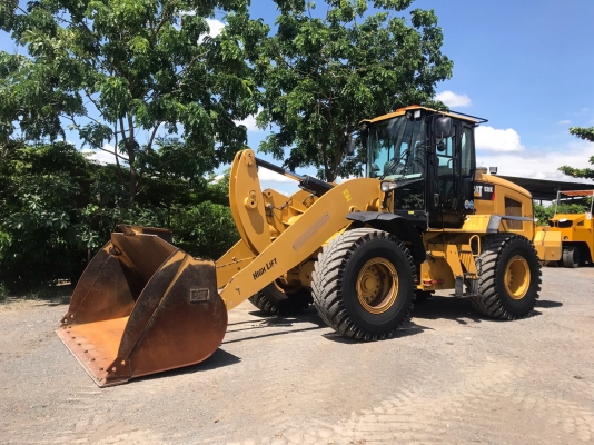 ขายรถตัก CATERPILLAR 938K ยกสูง 4.50 เมตร นำเข้าจากญี่ปุ่น พร้อมใช้ครับ ติดต่อ 063-9316985 ID LINE : 0639316985 ครับ
