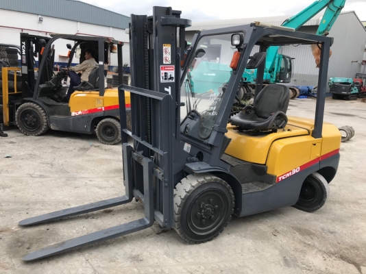 โฟร์คลิฟต์ 3ตัน TCM เก่านอกไม่เคยใช้ในไทย ติดต่อ098-2492100 ภัทร