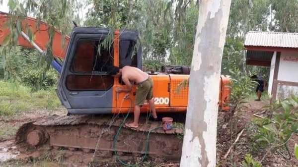 ขาย 595,000 บาท HITACHI EX200-1 เครื่องเดิม ปั้มเดิม โช่หนา เอวแน่น เอกสารเล่มทะเบียน สนใจ โทร 0610710295 สนใจ รายการสินค้า อื่นๆ ที่ เว็ปไชค์ Truck2Hand https://www.truck2hand.com/index.php?actions=content/search&member_id=136193 Facebook ส่วนตั ขาย 595,000 บาท HITACHI EX200-1 เครื่องเดิม ปั้มเดิม โช่หนา เอวแน่น เอกสารเล่มทะเบียน สนใจ โทร 0610710295 สนใจ รายการสินค้า อื่นๆ ที่ เว็ปไชค์ Truck2Hand https://www.truck2hand.com/index.php?actions=content/search&member_id=136193 Facebook ส่วนตั