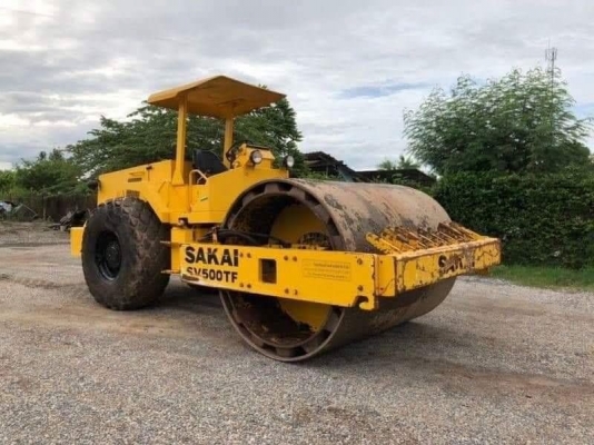 ขาย 1,150,000 รถบด SAKIAI SV 500 TF เก่านอก 2 ปี 2 เพลา 2 เปลือก 1,xxx ชัวโมง เครื่อง ISUZU เครื่องดี ปั้มสั่นแรง เอวแน่น ยางดี หนามหุ้มล้อเรียบสวย รถสวยพร้อมใช้ เอกสารเล่มทะเบียน  สนใจ นครปฐม   โทร 0610710295  สนใจ รายการสินค้า อื่นๆ ที่ เว็ปไชค์ Truck2H