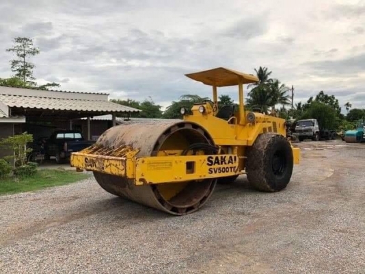 ขาย 1,150,000 รถบด SAKIAI SV 500 TF เก่านอก 2 ปี 2 เพลา 2 เปลือก 1,xxx ชัวโมง เครื่อง ISUZU เครื่องดี ปั้มสั่นแรง เอวแน่น ยางดี หนามหุ้มล้อเรียบสวย รถสวยพร้อมใช้ เอกสารเล่มทะเบียน  สนใจ นครปฐม   โทร 0610710295  สนใจ รายการสินค้า อื่นๆ ที่ เว็ปไชค์ Truck2H