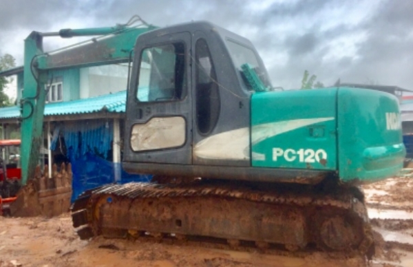 ขายด่วน KOMATSU PC 120-6 Spec ญี่ปุ่น บอดี้สวยๆพร้อมใช้งานได้เลย เครื่อง ISUZU 4BD1 ติดตั้ง แถมเครื่องเก่า KOMATSU ให้ครบทุกอุปกรณ์เลยนะครับราคานี้ ช่วงล่างเอวแน่น บูมอาร์มสวย เอกสารสัญญาซื้อขาย ต่อรองได้ครับ