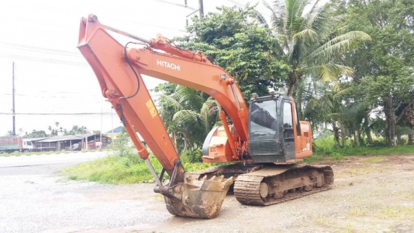 ขาย 1,290,000 HITACHI zx 225 usr เล่มทะเบียน  ไฟฟ้าครบ เครื่องดี เอวแน่น ช่วงล่างเต็ม รถสวยเหมือนรถใหม่ สภาพพร้อมใช้งานเอกสารพร้อมโอน รถอยู่ จันทบุรี 090-772-3710 090-772-3708