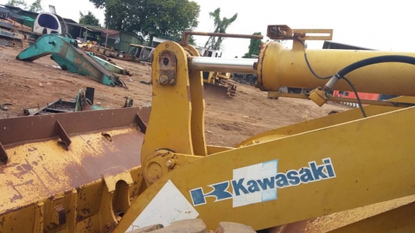 ขาย 650,000 รถตักล้อยาง KAWASAKI 70 Z UERO 3 เล่มทะเบียน ขนาดตักได้ 3 คิว เครื่องดี เกียร์แรง เอวแน่น ยางดี รถสวยพร้อมใช้เอกสารพร้อมโอน รถอยู่ ปทุมธานี 090-772-3710 090-772-3708 ขาย 650,000 รถตักล้อยาง KAWASAKI 70 Z UERO 3 เล่มทะเบียน ขนาดตักได้ 3 คิว เครื่องดี เกียร์แรง เอวแน่น ยางดี รถสวยพร้อมใช้เอกสารพร้อมโอน รถอยู่ ปทุมธานี 090-772-3710 090-772-3708