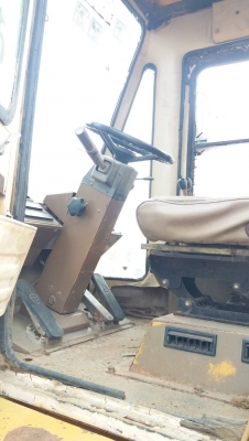 ขาย 650,000 รถตักล้อยาง KAWASAKI 70 Z UERO 3 เล่มทะเบียน ขนาดตักได้ 3 คิว เครื่องดี เกียร์แรง เอวแน่น ยางดี รถสวยพร้อมใช้เอกสารพร้อมโอน รถอยู่ ปทุมธานี 090-772-3710 090-772-3708