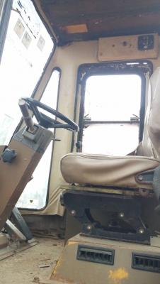 ขาย 650,000 รถตักล้อยาง KAWASAKI 70 Z UERO 3 เล่มทะเบียน ขนาดตักได้ 3 คิว เครื่องดี เกียร์แรง เอวแน่น ยางดี รถสวยพร้อมใช้เอกสารพร้อมโอน รถอยู่ ปทุมธานี 090-772-3710 090-772-3708