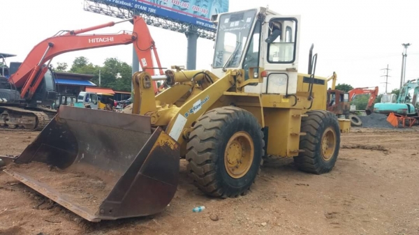 ขาย 650,000 รถตักล้อยาง KAWASAKI 70 Z UERO 3 เล่มทะเบียน ขนาดตักได้ 3 คิว เครื่องดี เกียร์แรง เอวแน่น ยางดี รถสวยพร้อมใช้เอกสารพร้อมโอน รถอยู่ ปทุมธานี 090-772-3710 090-772-3708