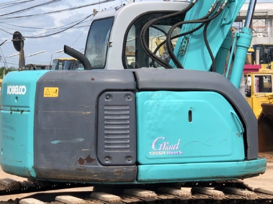 ขายรถขุด KOBELCO SK135SR ลายหัวกระแทก นำเข้าเองจากญี่ปุ่น สภาพสวยพร้อมใช้ มีVDOการทำงานครับ