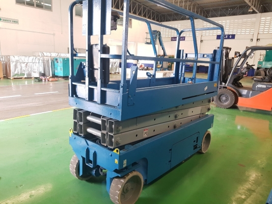 รถกระเช้าเก่านอก Genie ยกสูง 5 เมตร รถกระเช้าเก่านอก Genie ยกสูง 5 เมตร