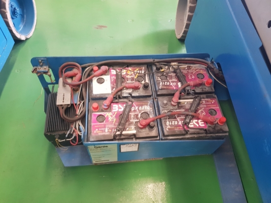 รถกระเช้าเก่านอก Genie ยกสูง 5 เมตร รถกระเช้าเก่านอก Genie ยกสูง 5 เมตร