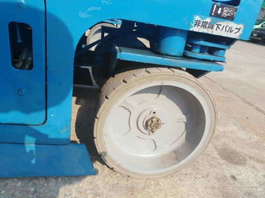 รถกระเช้าเก่านอก Genie ยกสูง 8 เมตร รถกระเช้าเก่านอก Genie ยกสูง 8 เมตร