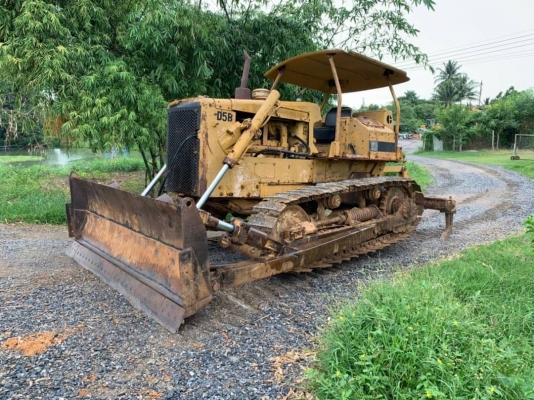 ขาย 465,000 รถแทรคเตอร์ CATTERPILAR D5B เล่มทะเบียน ตีนไก่ (ฮาร์ปยาว)พร้อมลิปเปอร์หลัง เครื่อง10Zไดเร็ค เกียร์ตัดแรง โช่หนา ช่วงล่างแน่น รถพร้อมใช้งาน เอกสารเล่มทะเบียนพร้อมโอน รถอยู่ นครปฐม  090-772-3710 090-772-3708