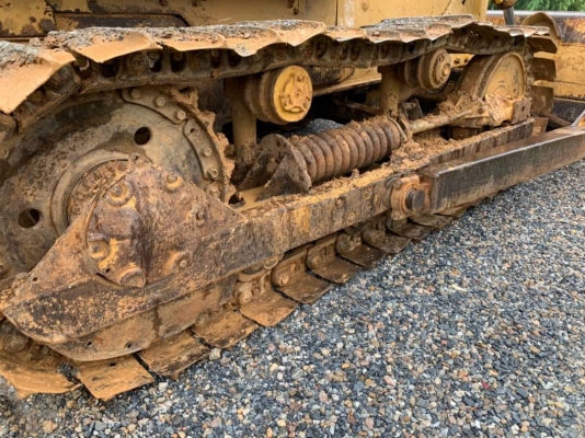 ขาย 465,000 รถแทรคเตอร์ CATTERPILAR D5B เล่มทะเบียน ตีนไก่ (ฮาร์ปยาว)พร้อมลิปเปอร์หลัง เครื่อง10Zไดเร็ค เกียร์ตัดแรง โช่หนา ช่วงล่างแน่น รถพร้อมใช้งาน เอกสารเล่มทะเบียนพร้อมโอน รถอยู่ นครปฐม  090-772-3710 090-772-3708