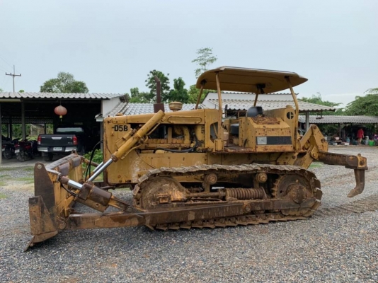 ขาย 465,000 รถแทรคเตอร์ CATTERPILAR D5B เล่มทะเบียน ตีนไก่ (ฮาร์ปยาว)พร้อมลิปเปอร์หลัง เครื่อง10Zไดเร็ค เกียร์ตัดแรง โช่หนา ช่วงล่างแน่น รถพร้อมใช้งาน เอกสารเล่มทะเบียนพร้อมโอน รถอยู่ นครปฐม  090-772-3710 090-772-3708