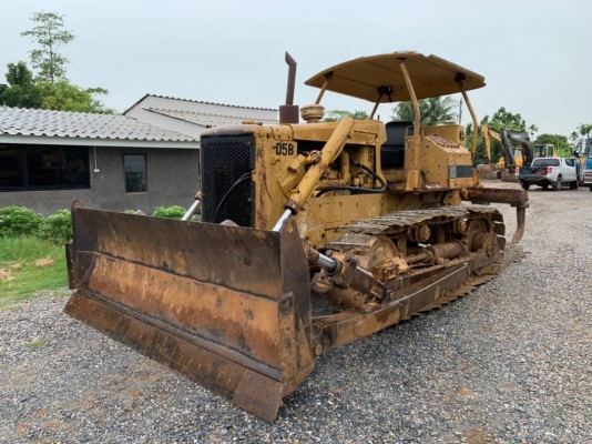 ขาย 465,000 รถแทรคเตอร์ CATTERPILAR D5B เล่มทะเบียน ตีนไก่ (ฮาร์ปยาว)พร้อมลิปเปอร์หลัง เครื่อง10Zไดเร็ค เกียร์ตัดแรง โช่หนา ช่วงล่างแน่น รถพร้อมใช้งาน เอกสารเล่มทะเบียนพร้อมโอน รถอยู่ นครปฐม  090-772-3710 090-772-3708