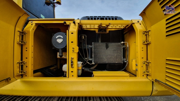 ขายรถแบคโฮ KOMATSU PC200LC-8M0 บูมยาว 16 เมตร แท้จากโรงงาน