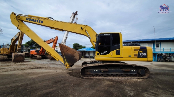 ขายรถแบคโฮ KOMATSU PC200LC-8M0 บูมยาว 16 เมตร แท้จากโรงงาน