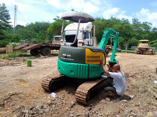 ปรับลดราคาเหลือ 250,000 ขายKOMATSU PC30MR-1 ราคา300,000 ปรับลดราคาเหลือ 250,000 ขายKOMATSU PC30MR-1 ราคา300,000