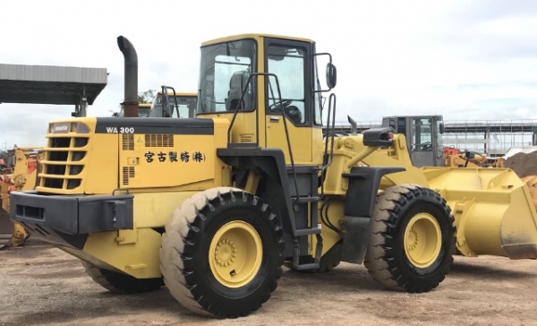 ขายรถตักล้อยาง KOMATSU WA300-3E นำเข้าเองจากญี่ปุ่น สภาพสวยพร้อมใช้ มีVDOการทำงานครับ