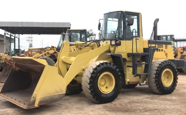 ขายรถตักล้อยาง KOMATSU WA300-3E นำเข้าเองจากญี่ปุ่น สภาพสวยพร้อมใช้ มีVDOการทำงานครับ