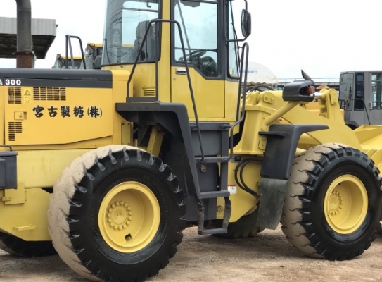 ขายรถตักล้อยาง KOMATSU WA300-3E นำเข้าเองจากญี่ปุ่น สภาพสวยพร้อมใช้ มีVDOการทำงานครับ