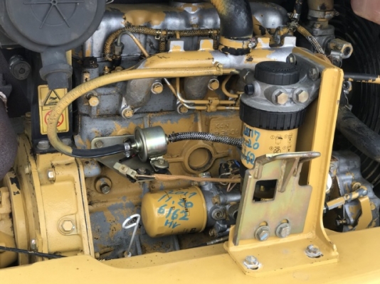 ขายรถขุด CAT 305SR คอนโทรลสั้น ปั๊มนิ้ว นำเข้าเองจากญี่ปุ่น สภาพสวยพร้อมใช้ มีVDOการทำงานครับ