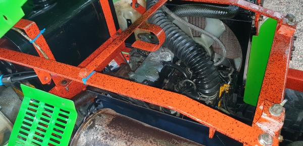 รถตัดหญ้ายืนขับใบตัว Y