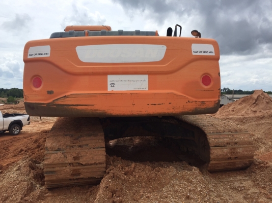 ขายด่วน รถแบคโฮ DOOZAN   DX225LCA. สภาพดีมาก. ติดต่อด่วน. 0910617179