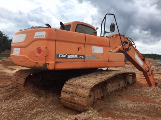 ขายด่วน รถแบคโฮ DOOZAN   DX225LCA. สภาพดีมาก. ติดต่อด่วน. 0910617179