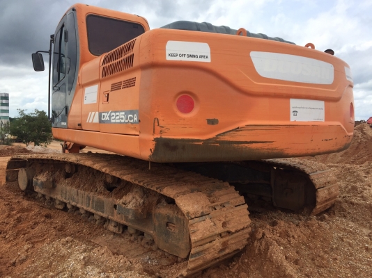 ขายด่วน รถแบคโฮ DOOZAN   DX225LCA. สภาพดีมาก. ติดต่อด่วน. 0910617179